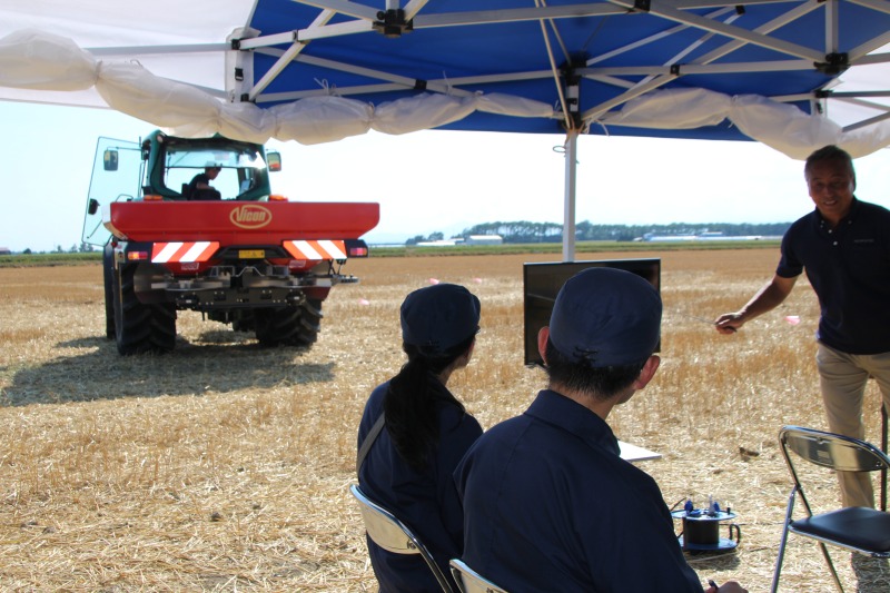 一歩先行くスマート技術披露　北海道長沼町でデモ 最新スプレーヤー等３機種　ビコンジャパン
